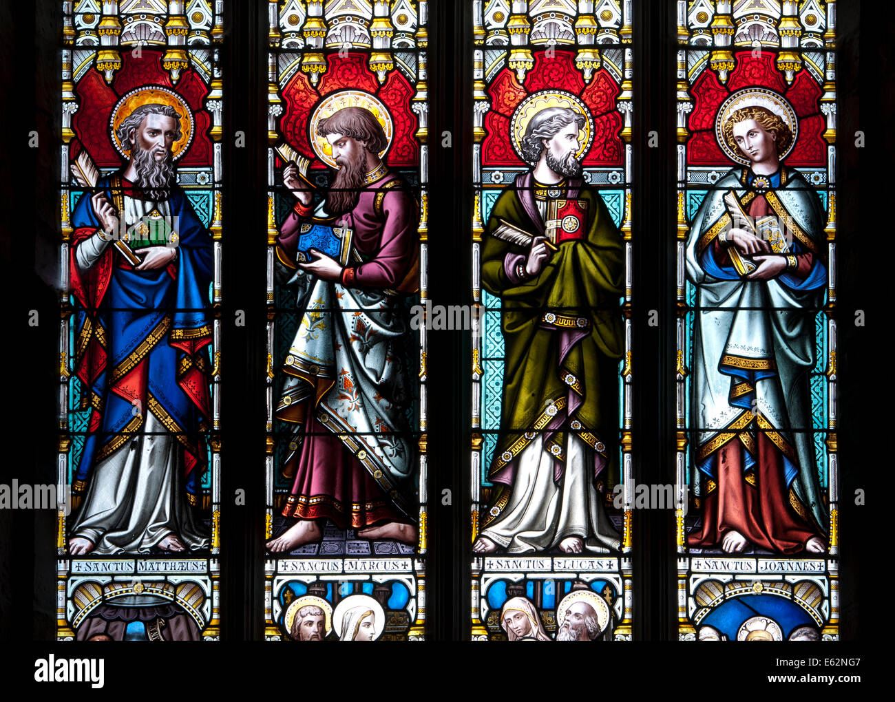 Les quatre évangélistes vitrail dans la fenêtre de l'Est, l'église Holy Trinity, Bosbury, Herefordshire, Angleterre, RU Banque D'Images