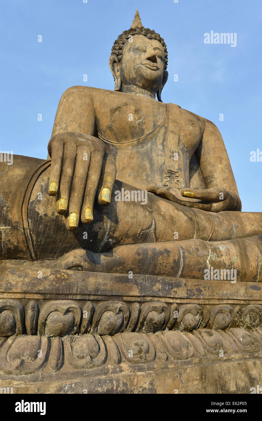 Statue de Bouddha dans le parc historique de Sukhothai, Thaïlande Banque D'Images