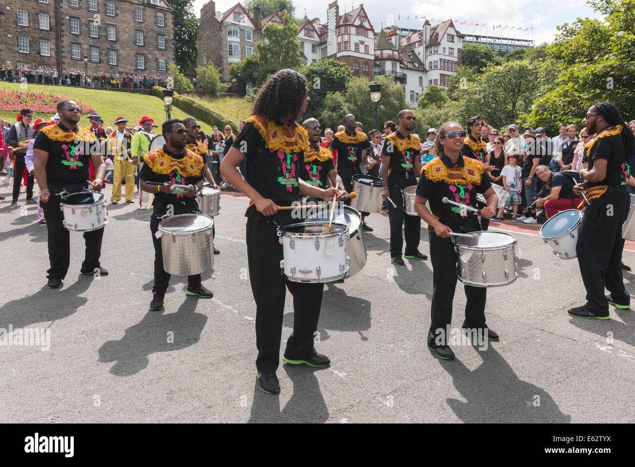 Paris Jazz Festival et défilé de carnaval 2014. Juillet annuel événement avant l'Edinburgh Festival Fringe et démarrer. Banque D'Images