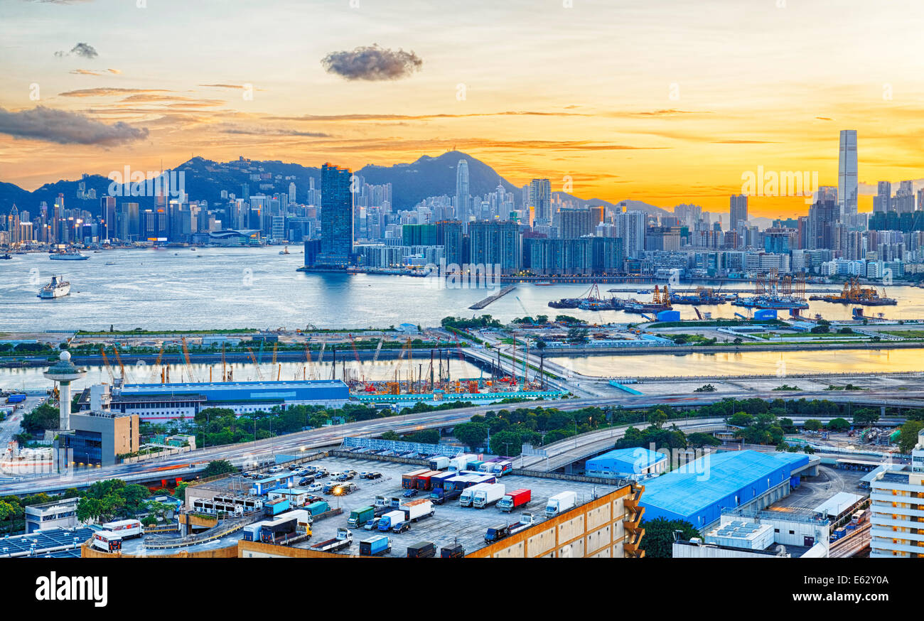 Hong Kong City Coucher du soleil dans le district de Kwun Tong Banque D'Images