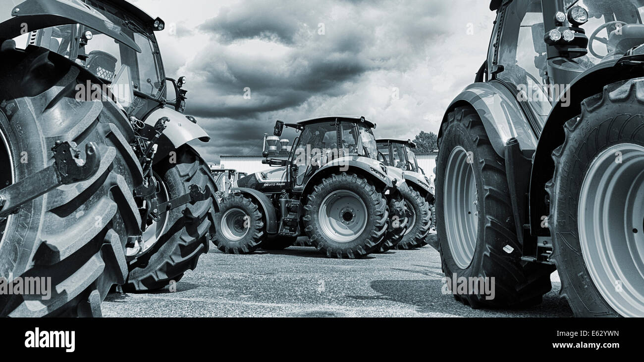 Gros tracteurs, derniers modèles Banque D'Images