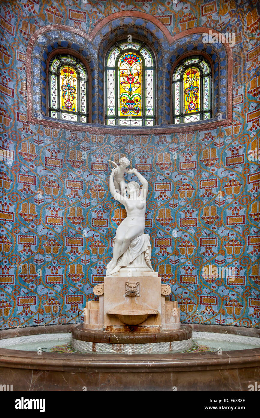 Fontaine Art Nouveau, thermes Gellért, Budapest, Hongrie Banque D'Images