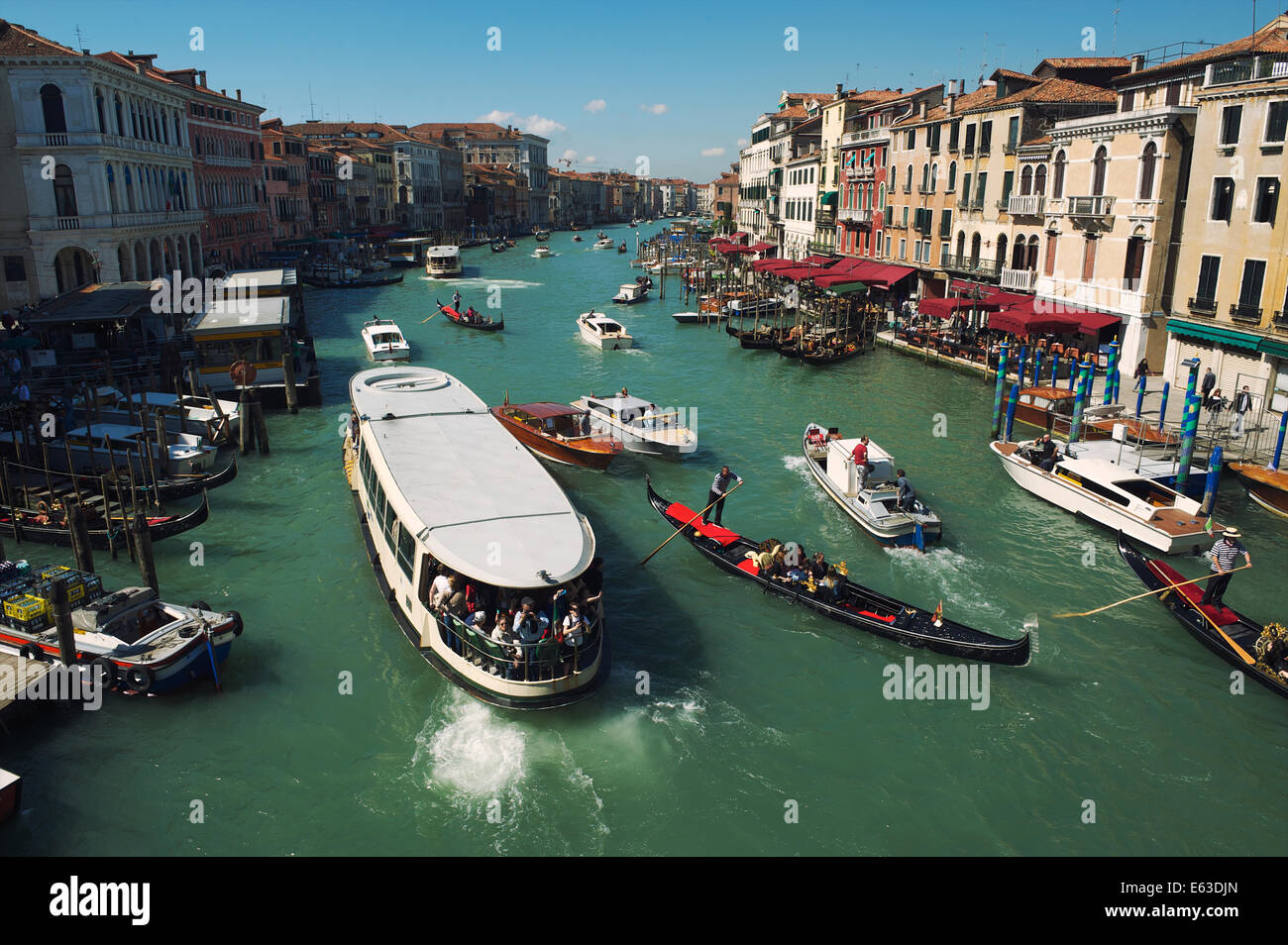 Grand Canal Venise matin vue du Pont du Rialto Banque D'Images