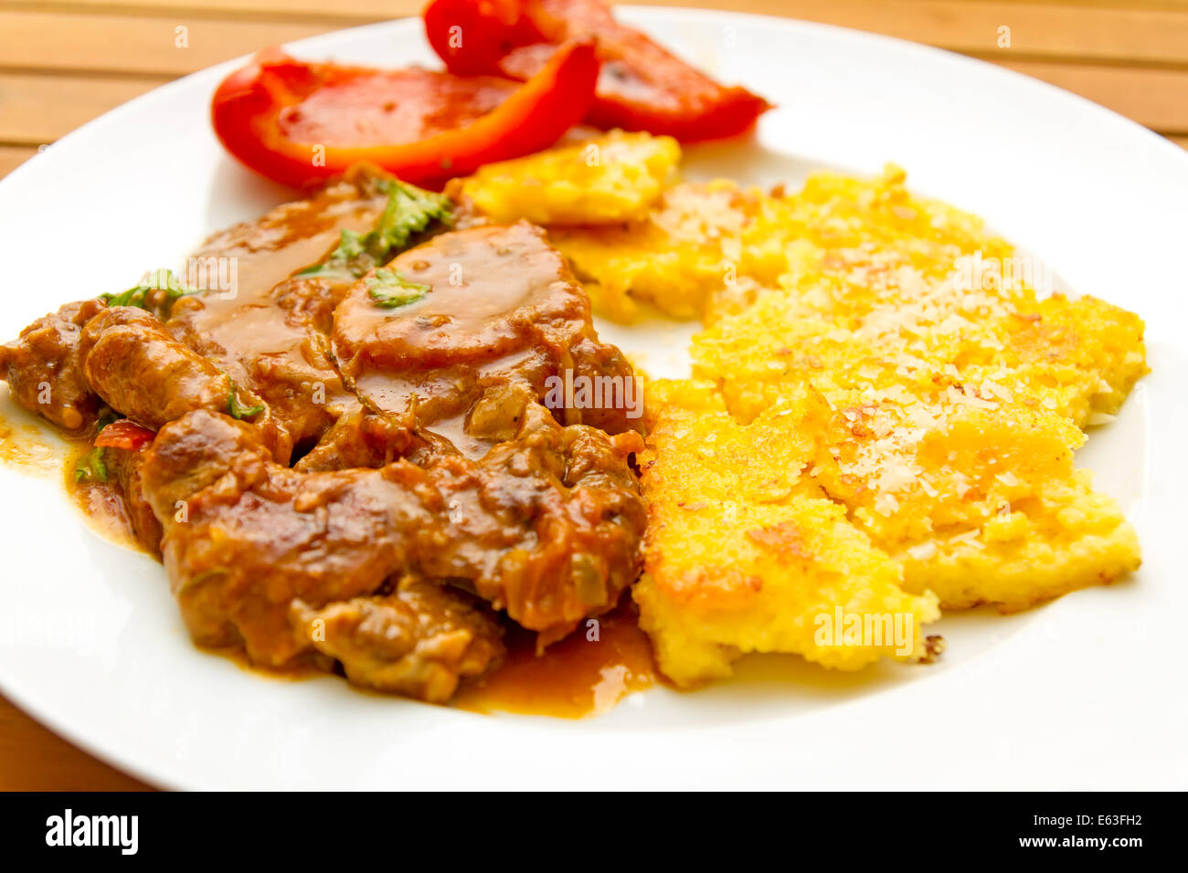 Ossobuco avec polenta Banque D'Images