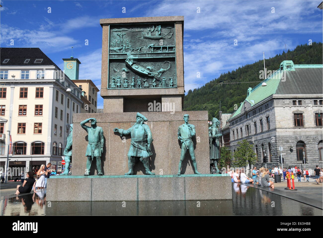 Sjøfartsmonumentet (Monument des marins), Bergen, Bergenshalvøyen, Midhordland Vestlandet, Hordaland, Norvège, Scandinavie Europe Banque D'Images
