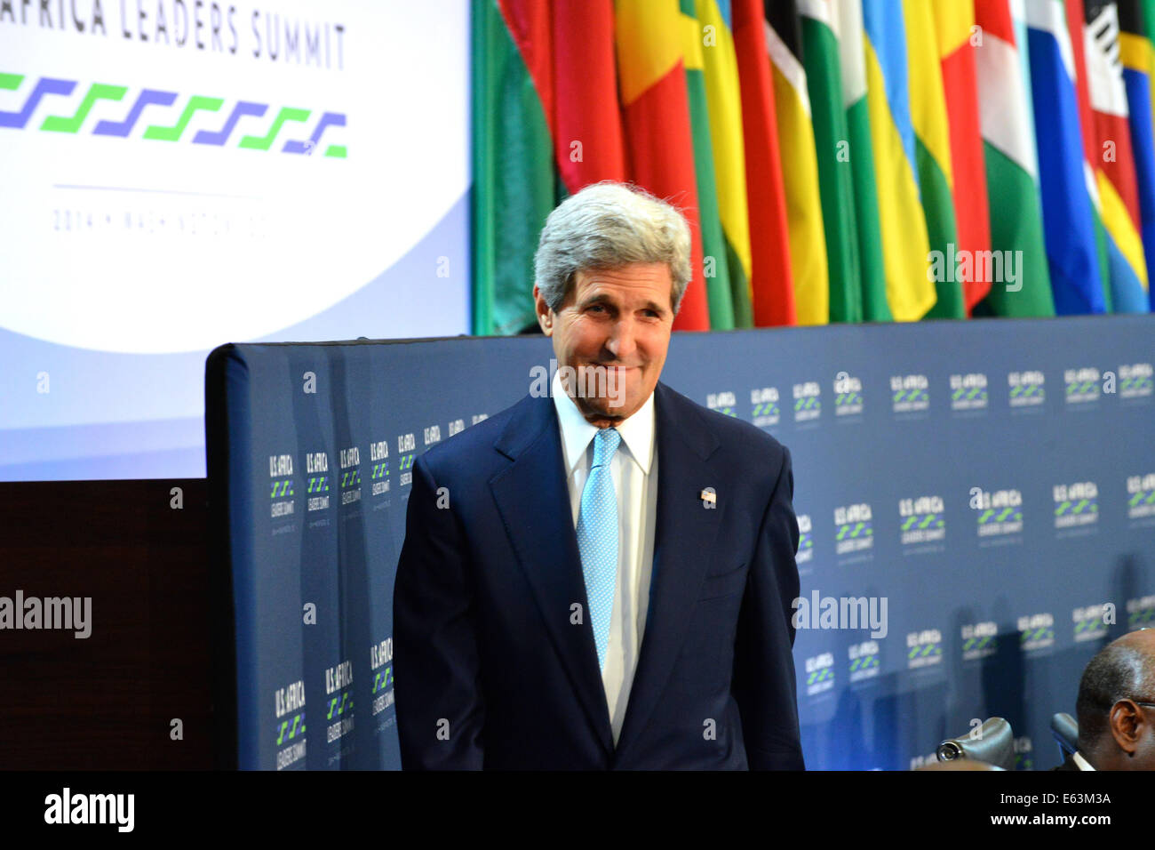 Le secrétaire d'Etat John Kerry rejoint le président Barack Obama en accueillant plus de 50 dirigeants africains et leurs délégations au Sommet des dirigeants aux Etats-Unis et en Afrique de l'une session sur "Investir dans l'avenir de l'Afrique," du Département d'État pour le dernier jour o Banque D'Images