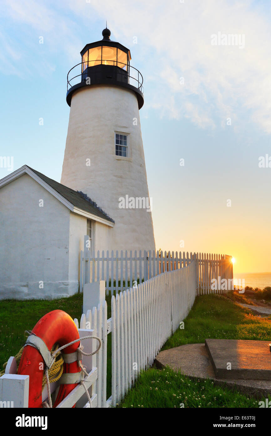 Le lever du soleil, Pemaquid Point, phare, Pemaquid Lighthouse Park, New Harbor, Maine, USA Banque D'Images