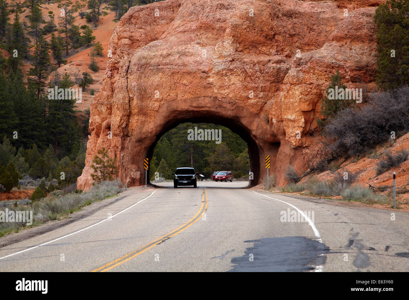 Tunnel sur Scenic Byway 12, près de Red Canyon, Dixie National Forest, Utah, USA Banque D'Images