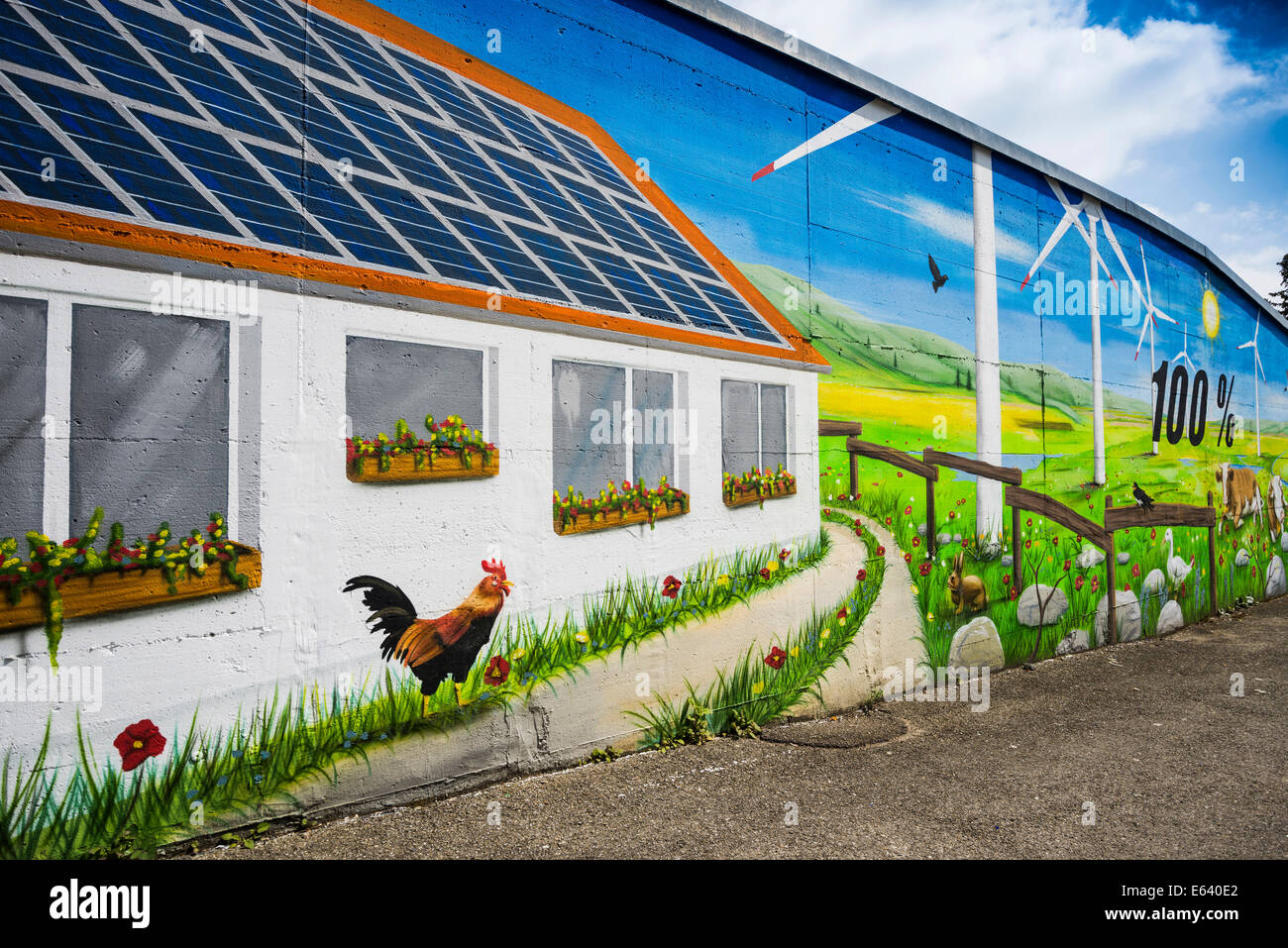 Mur d'une maison peinte avec un thème de l'énergie renouvelable, Tiengen, Vellberg, Bade-Wurtemberg, Allemagne Banque D'Images