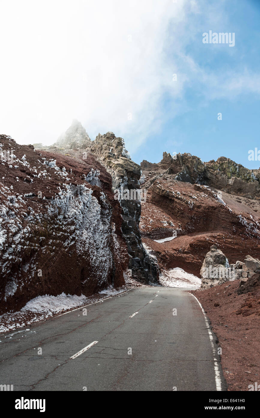 Route de Roque de los Muchachos, pistes glacées, le brouillard, La Palma, Canary Islands, Spain Banque D'Images