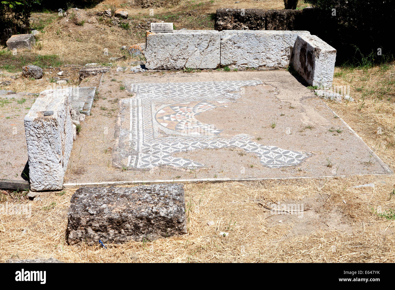 Anciennes ruines grecques avec sol en mosaïque sur un règlement sous la colline de l'Acropole Banque D'Images