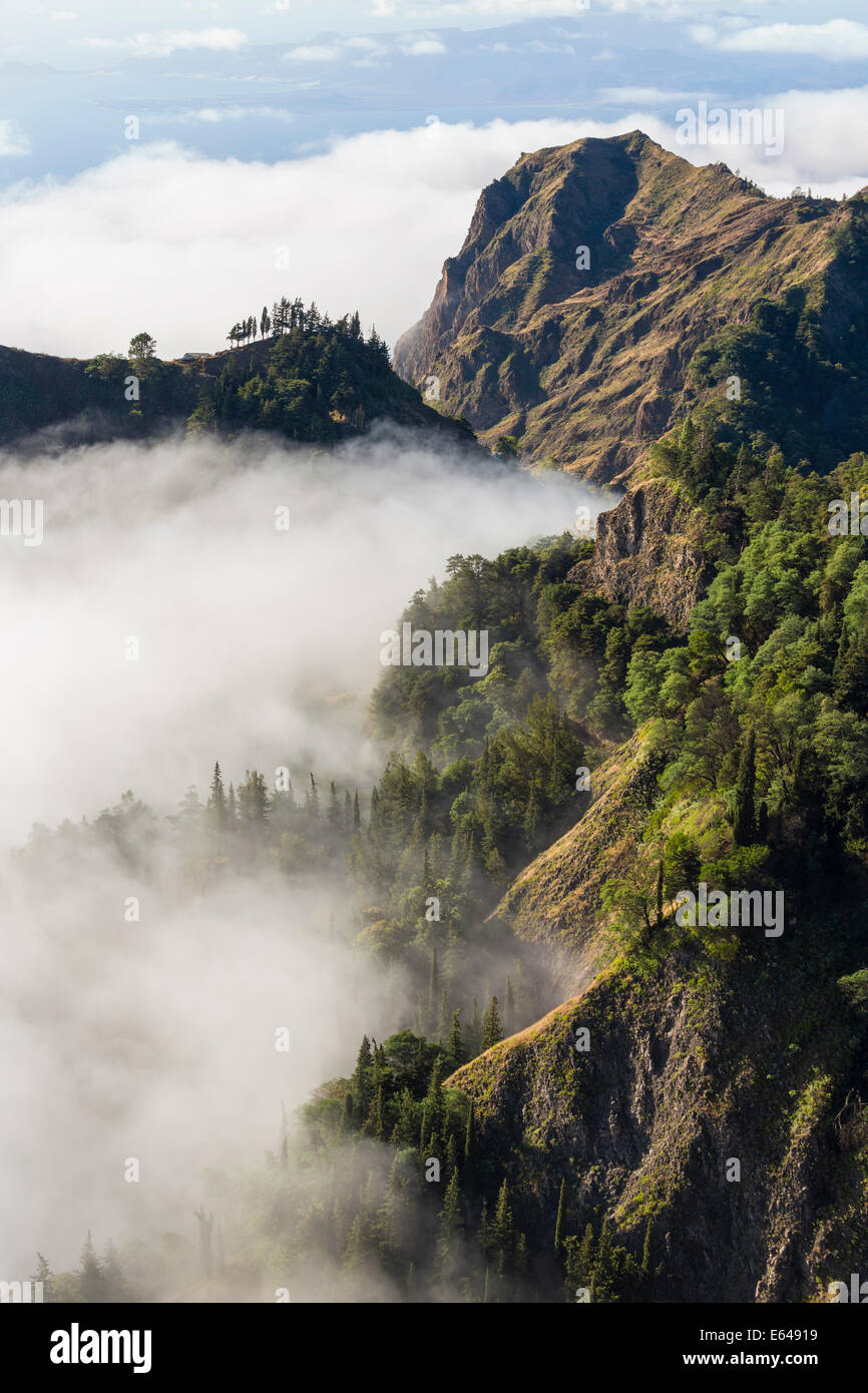 Les montagnes au-dessus des nuages, Santo Antao, Cap Vert Banque D'Images