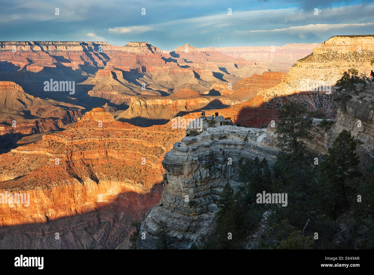 Vue panoramique du Grand Canyon South Rim au coucher du soleil. Grand Canyon, Arizona, USA. Banque D'Images