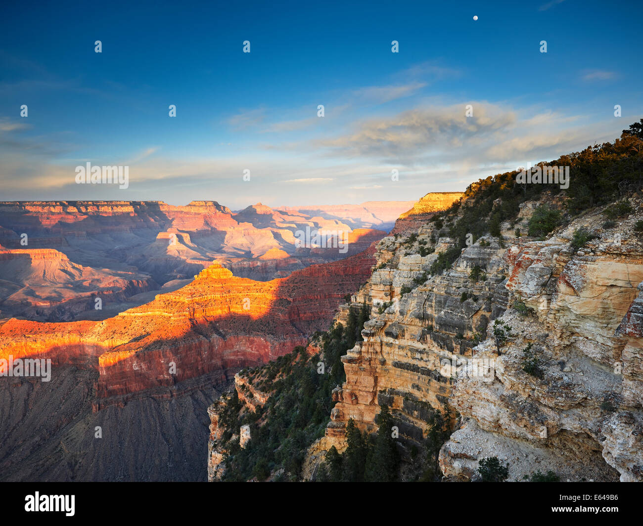 Vue panoramique du Grand Canyon South Rim au coucher du soleil. Grand Canyon, Arizona, USA. Banque D'Images