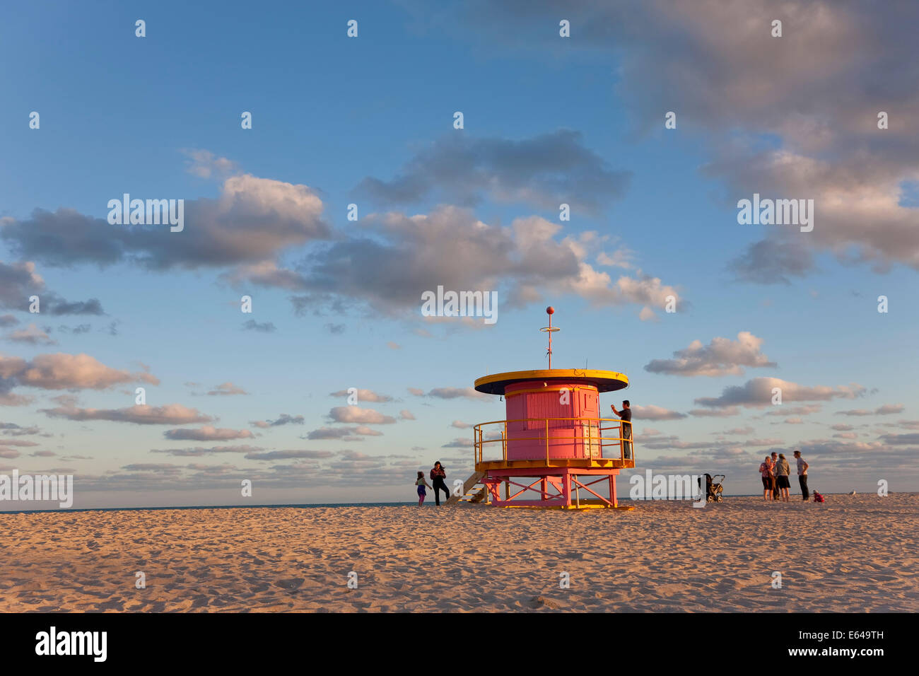 Lifeguard hut, South Beach, Miami, Floride, USA Banque D'Images