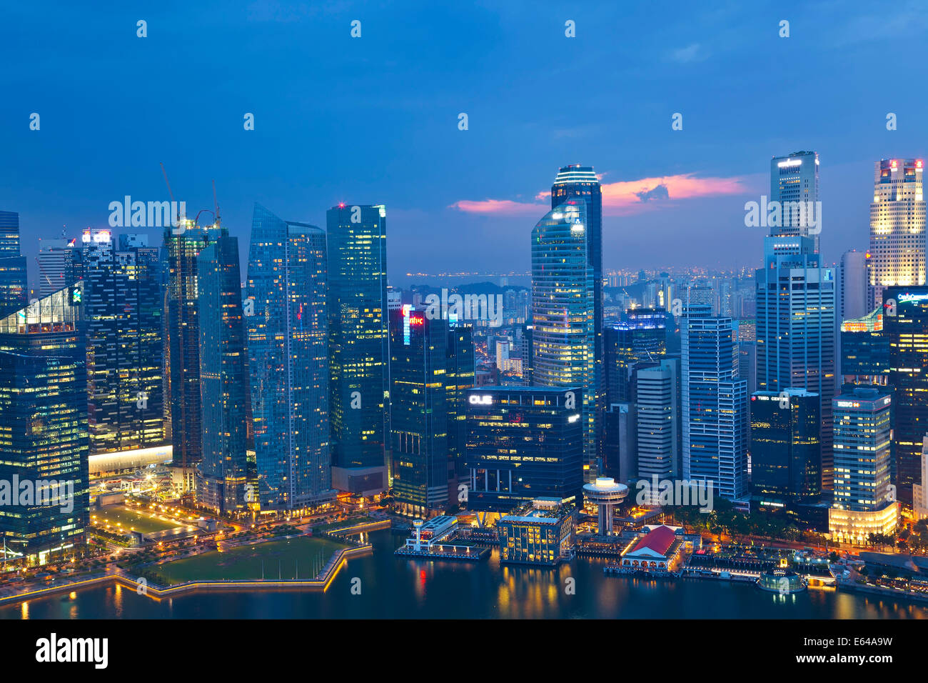 Singapour skyline at Dusk, Singapour, l'Asie du Sud-Est Banque D'Images