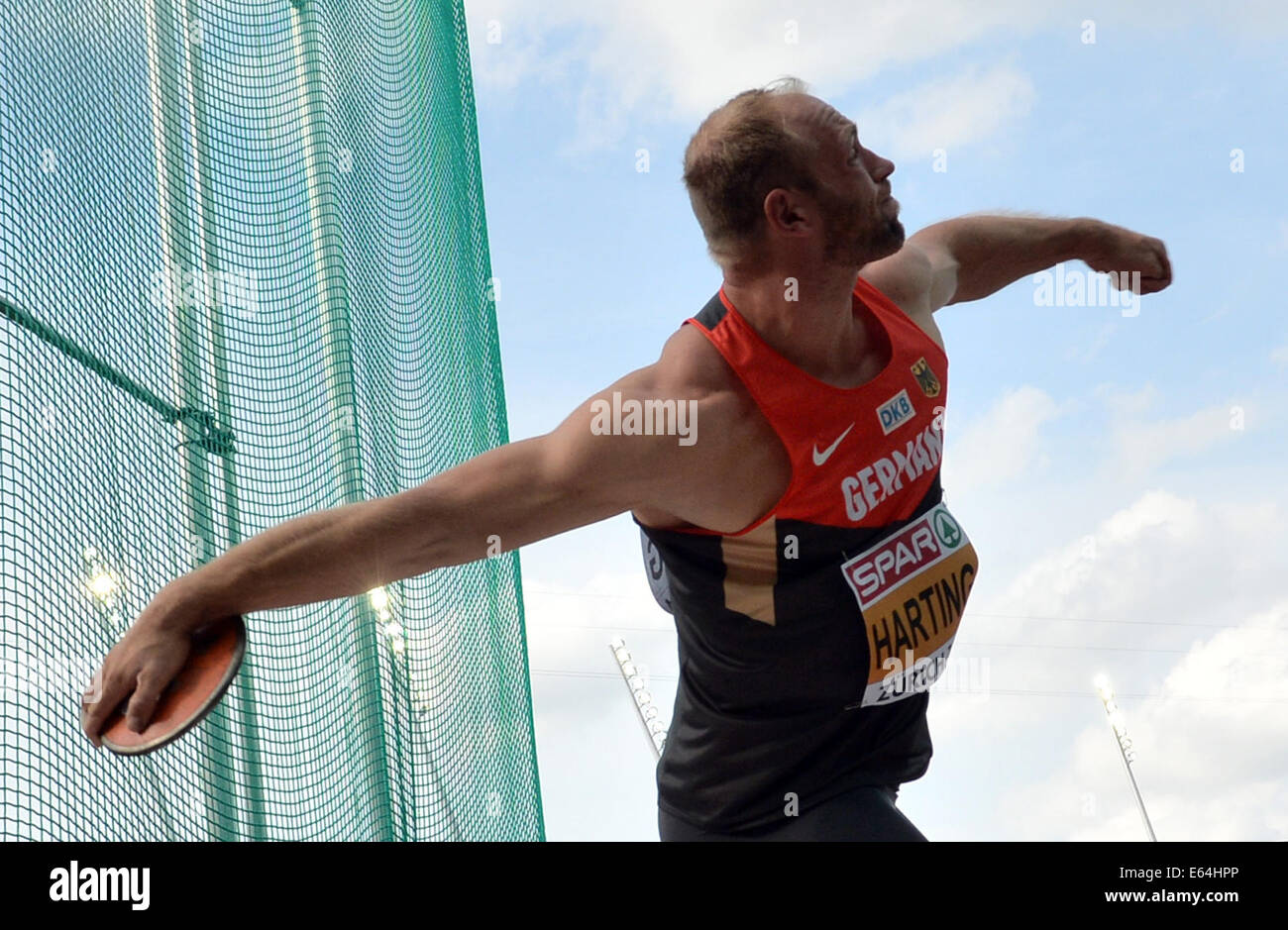 Zurich, Suisse. 13e Août, 2014. Robert Harting d'Allemagne en compétition dans l'épreuve du lancer du disque à la qualification Championnats d'Europe d'athlétisme 2014 au stade du Letzigrund à Zurich, Suisse. Credit : Action Plus Sport/Alamy Live News Banque D'Images