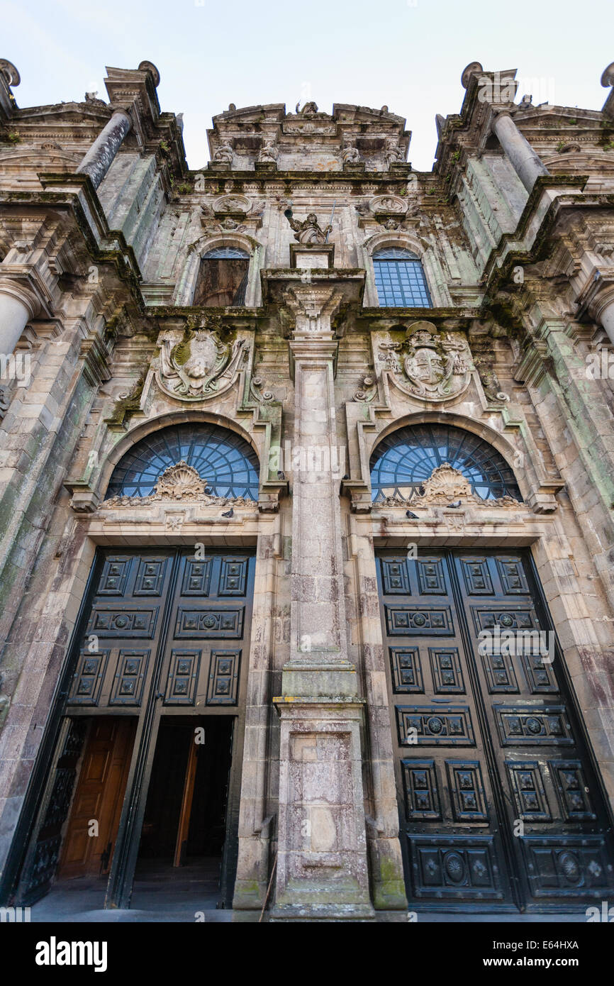 La vue de l'entrée à double porte nord de la cathédrale de Santiago de Compostela, Espagne Banque D'Images