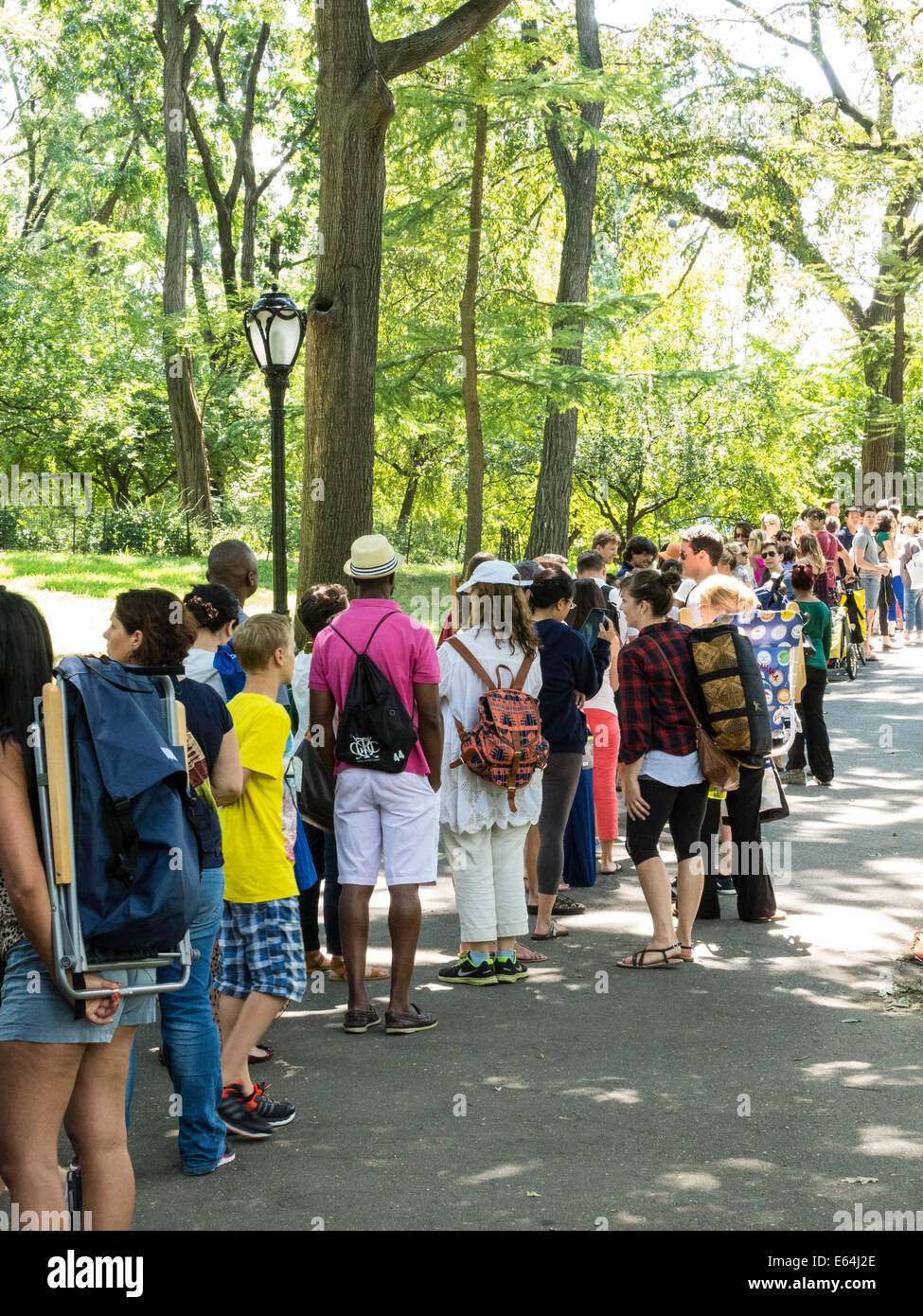 Billet gratuit Lignes au Delacorte Theater dans Central Park, NYC Banque D'Images