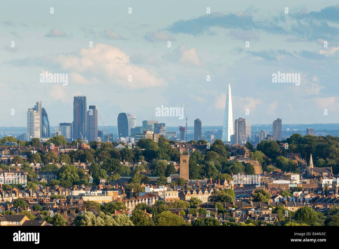 London City Skyline at soirée, de Alexandra Palace. Angleterre, Royaume-Uni Banque D'Images