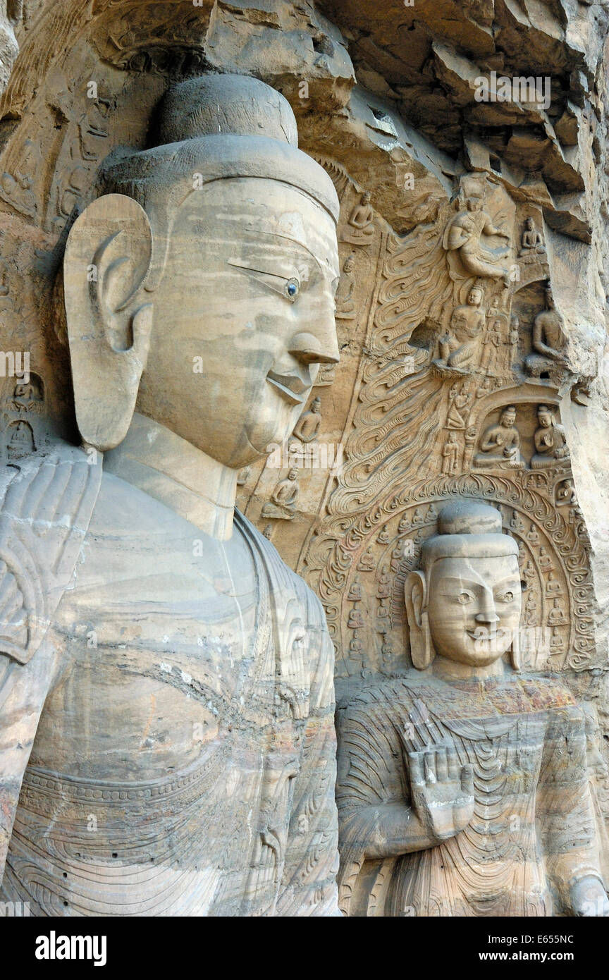 Statues de Bouddha géant dans les grottes de Yungang Shiku, Shanxi, Chine Banque D'Images