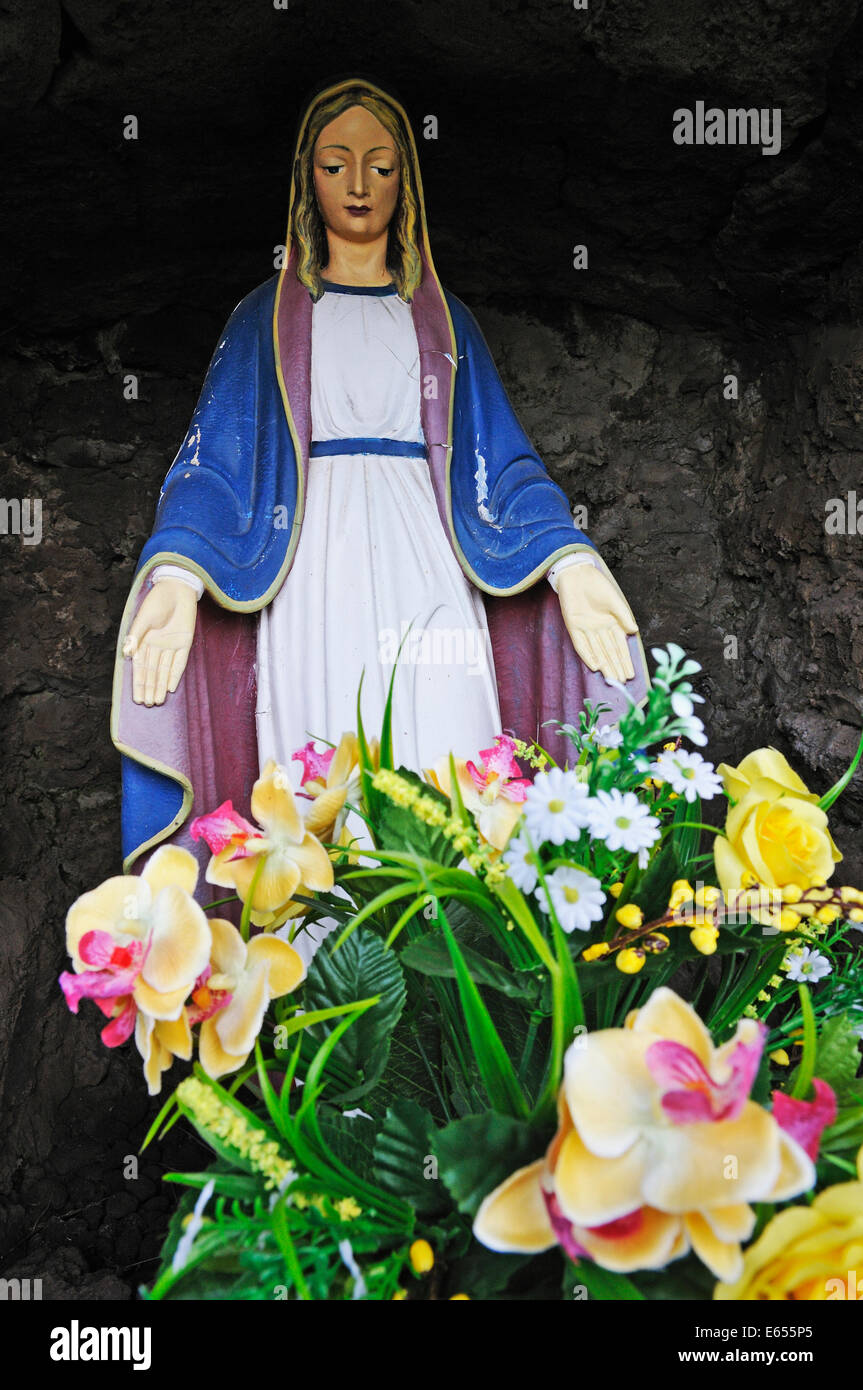 Statue de la Vierge Marie dans la rue, l'île de Stromboli, Italie, Europe Banque D'Images