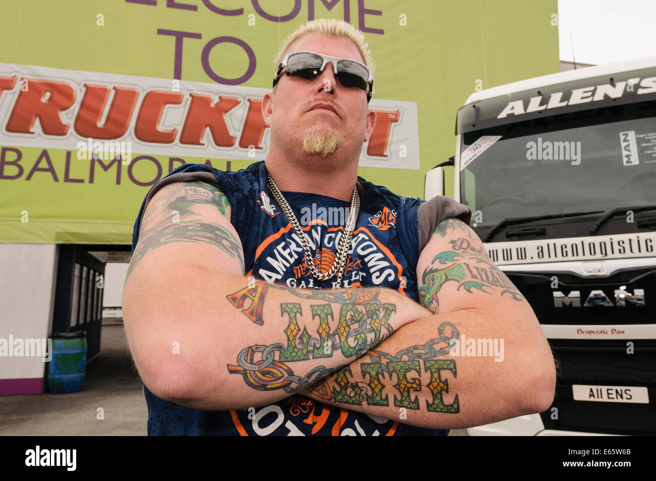 Lisburn, Irlande du Nord. 15 août 2014 - Ron 'Ronnie' Shirley de Lizard Lick ouvre Remorquage Truckfest, Balmoral Park Crédit : Stephen Barnes/Alamy Live News Banque D'Images