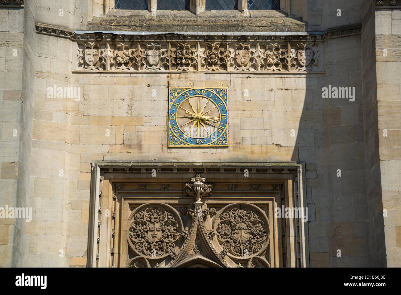Grand St Mary's Church, de l'horloge au-dessus de l'entrée, Cambridge, England, UK Banque D'Images