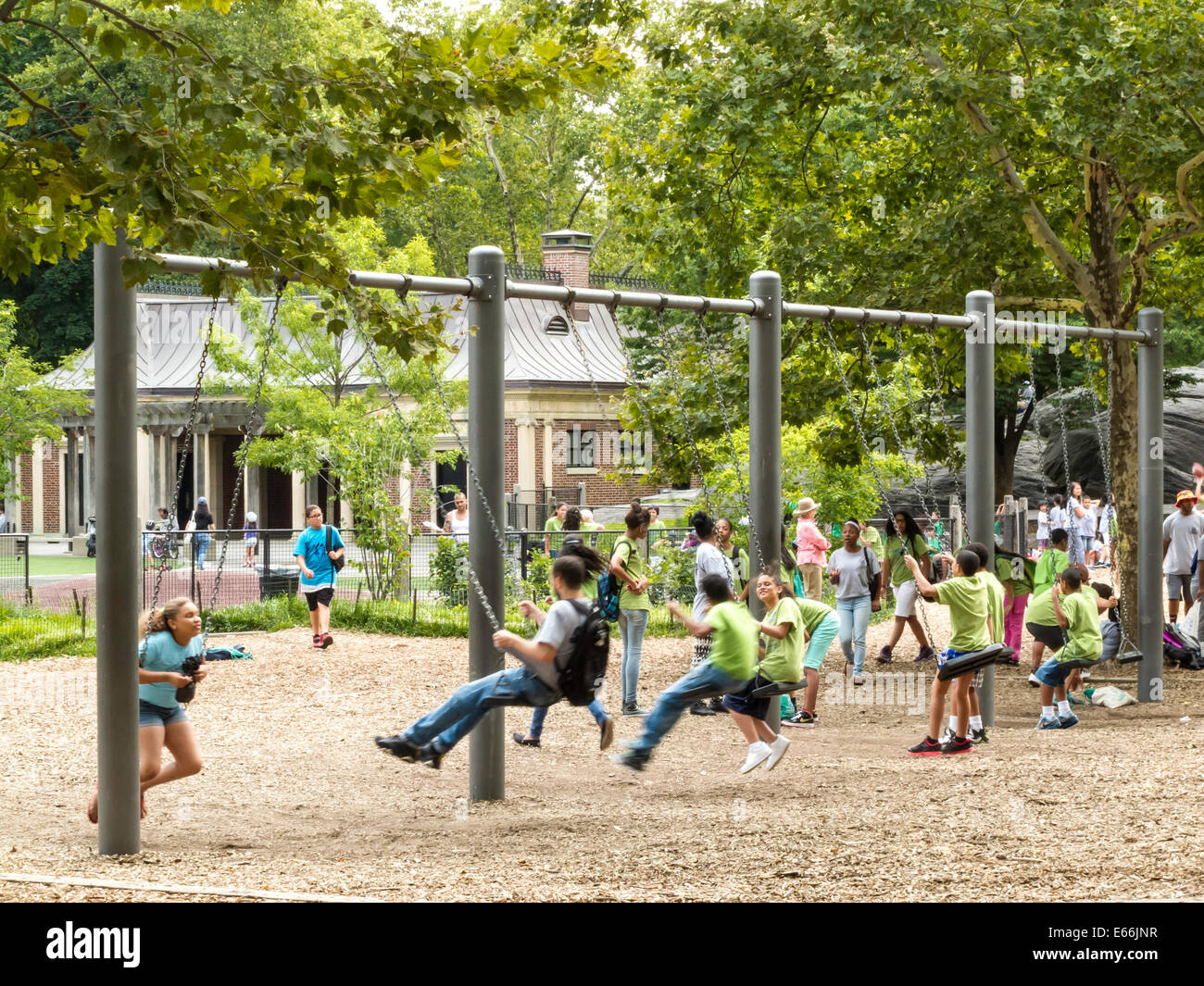 Enfants jouant, Heckscher Jeux, Central Park, NYC Banque D'Images