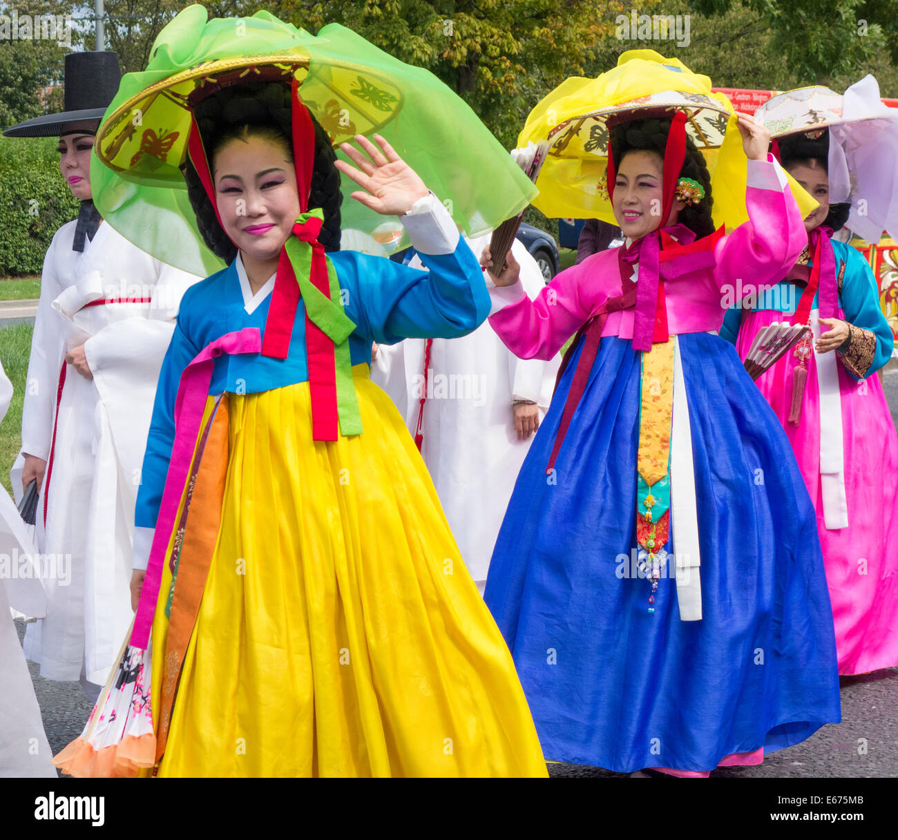 Danseurs de la Corée en costume traditionnel. Banque D'Images