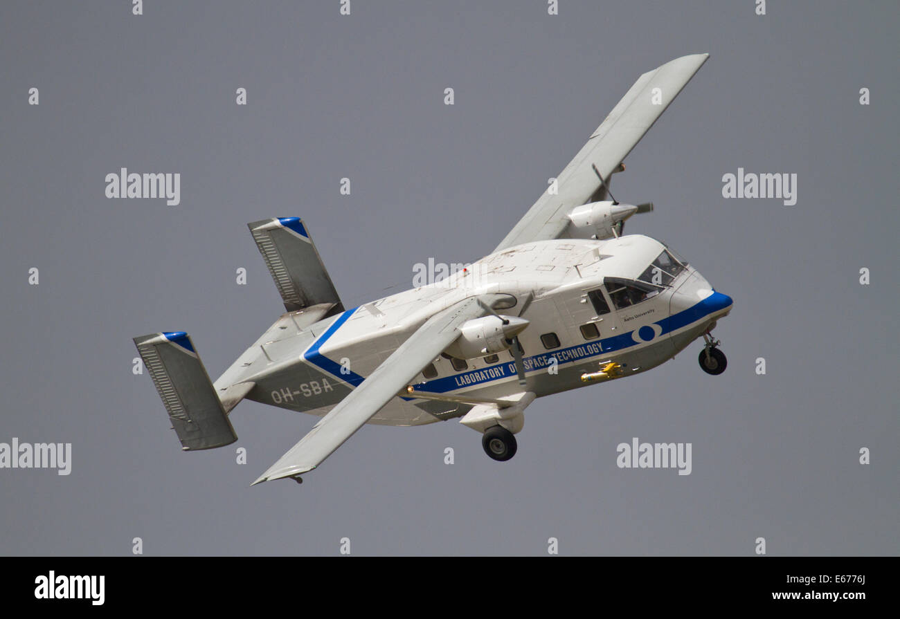 Helsinki, Finlande, 16 août, 2014. Le laboratoire de l'Université Aalto de la technologie spatiale, court-SC-7 Skyvan 3A-100 OH-SBA flyed à Aéroport Helsinki-Malmi sur Finlande International Airshow 2014. L'AIJA Crédit : Lehtonen/Alamy Live News Banque D'Images