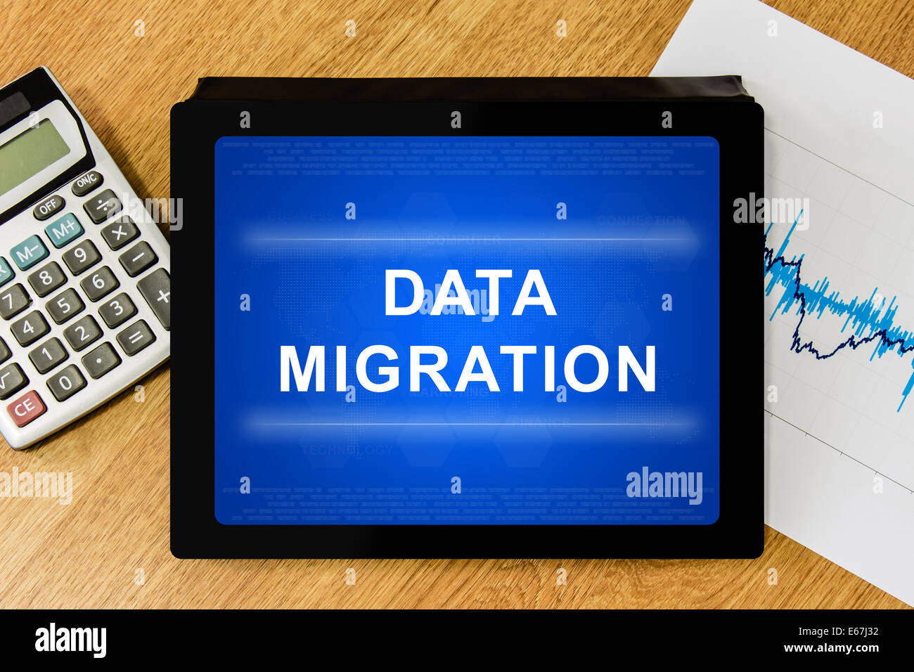 La migration des données sur word avec tablette numérique et graphique de la calculatrice financière Banque D'Images