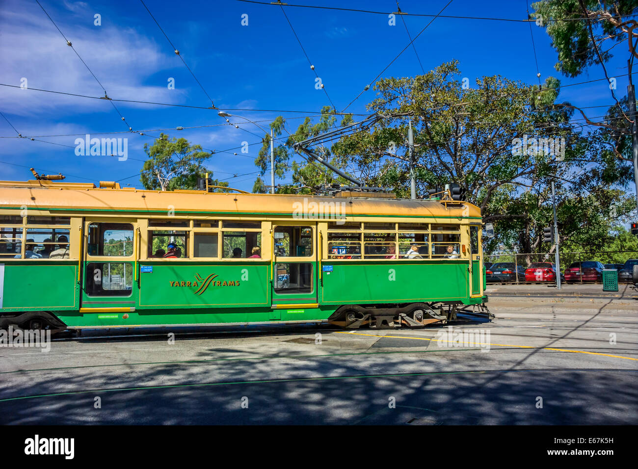 Yarra Trams, vert iconique traditionnel tram de Melbourne Banque D'Images