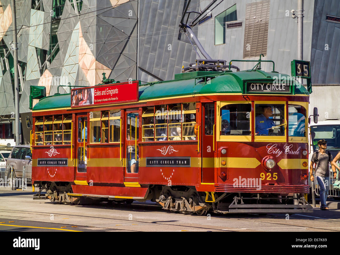 Tramway rouge traditionnel voyage Melbourne commute Banque D'Images
