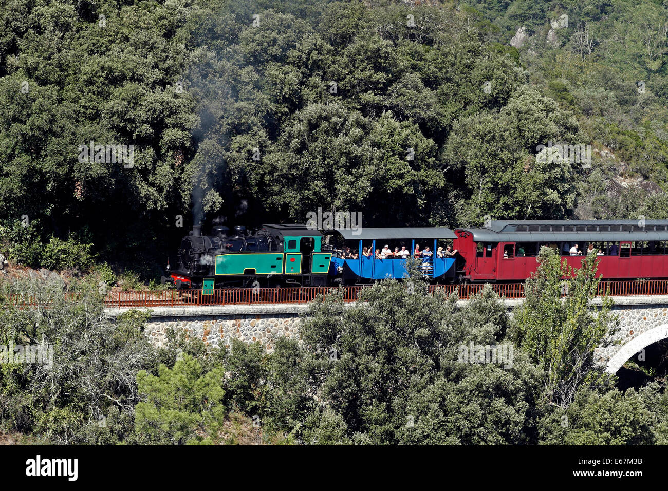 Train à Vapeur des Cévennes, la ligne d'Anduze à St Jean du Gard, Languedoc  Roussillon, France Photo Stock - Alamy