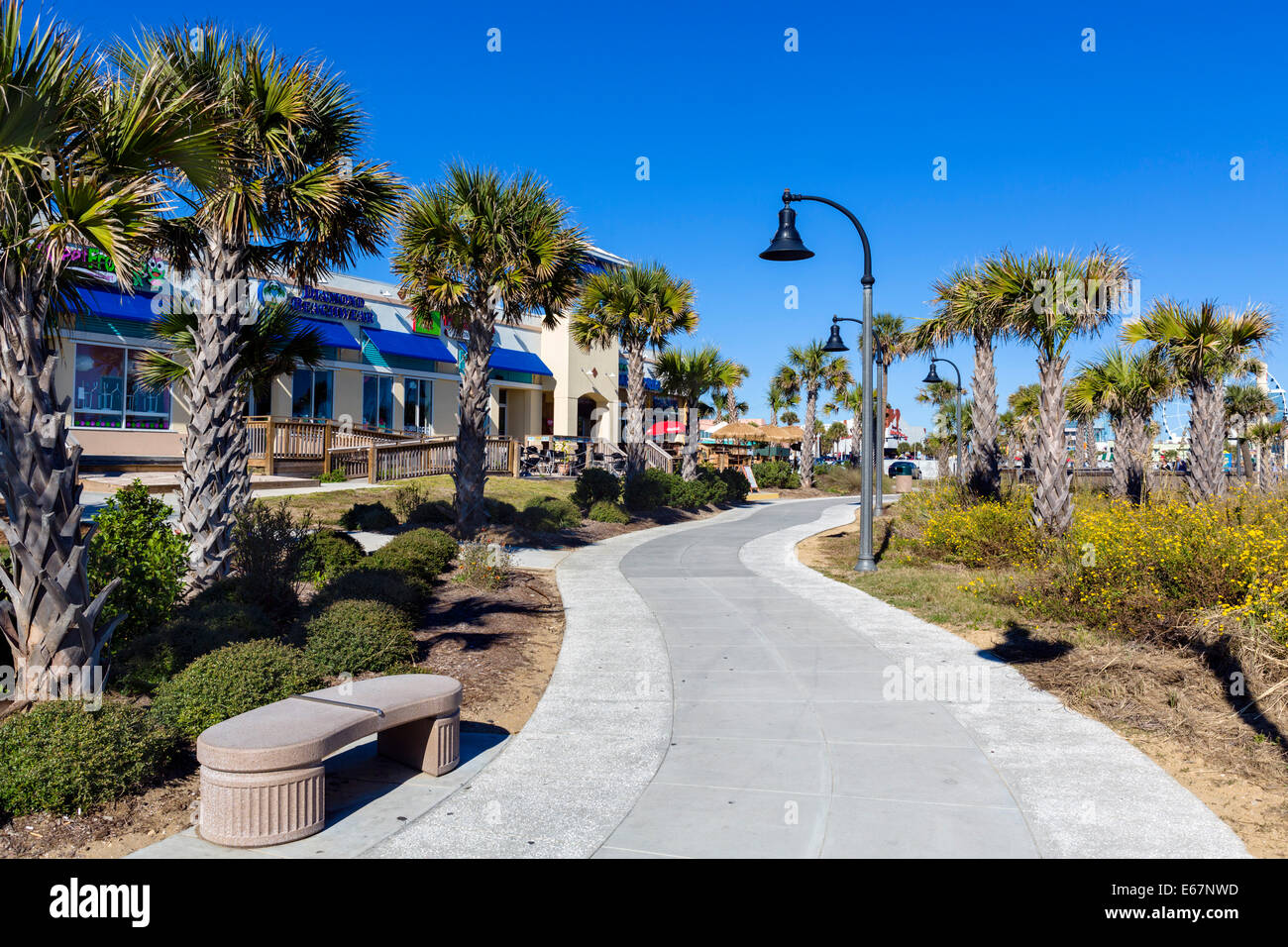 Myrtle Beach Boardwalk et promenade sur un quartier calme en dehors de la saison d'automne, jour, Myrtle Beach, Caroline du Sud, USA Banque D'Images
