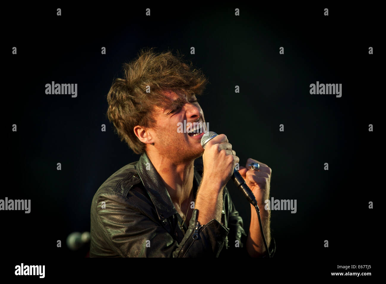 Chelmsford, Royaume-Uni. 17 août, 2014. PAOLO NUTINI, obtenir l'exécution émotionnelle à V Fest, CHELMSFORD ESSEX Banque D'Images