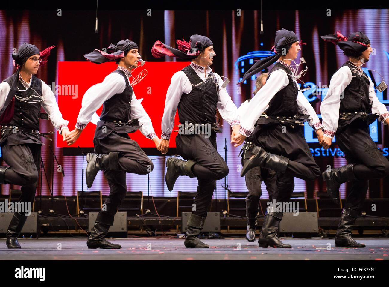 Chansu Groupe de danse folk folk ensemble depuis Ankara, Turquie, effectuant au 26e Festival de Folklore CIOFF international Folkart Banque D'Images