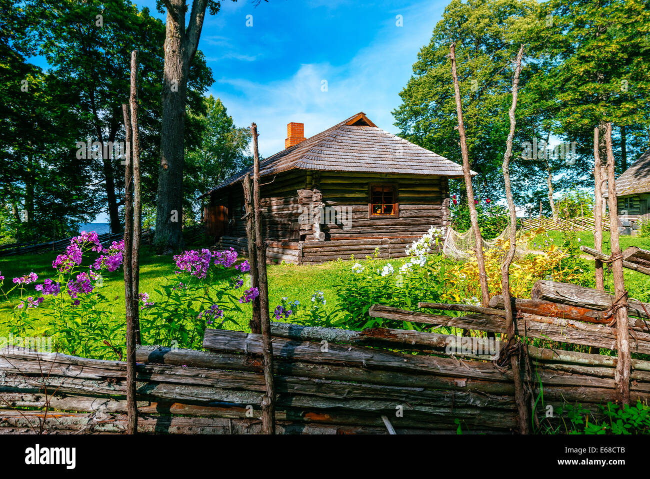 L'est-européen traditionnel country house de XIX s. Banque D'Images