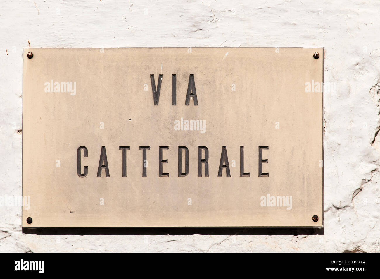 Via Cattedrale Street Sign, Ostuni, Italie Banque D'Images