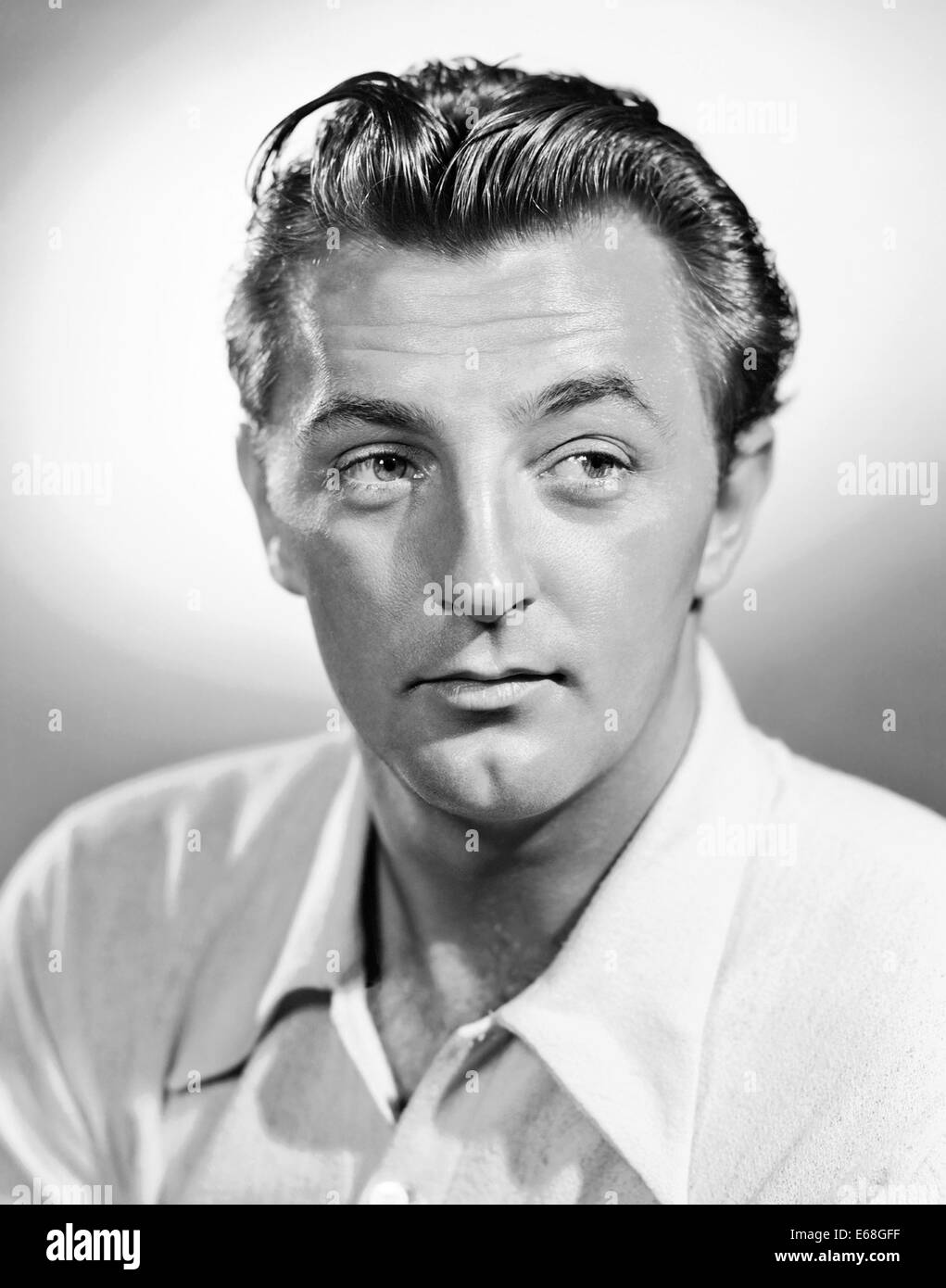 ROBERT MITCHUM (1917-1997) acteur de cinéma américain vers 1940 Banque D'Images