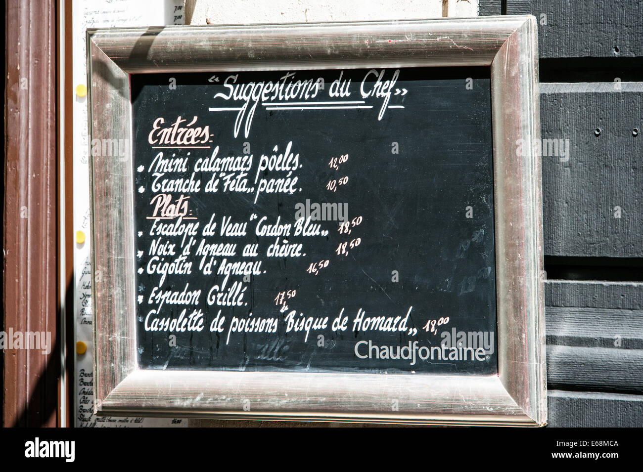 Carte des menus sur une vieille ardoise. Banque D'Images