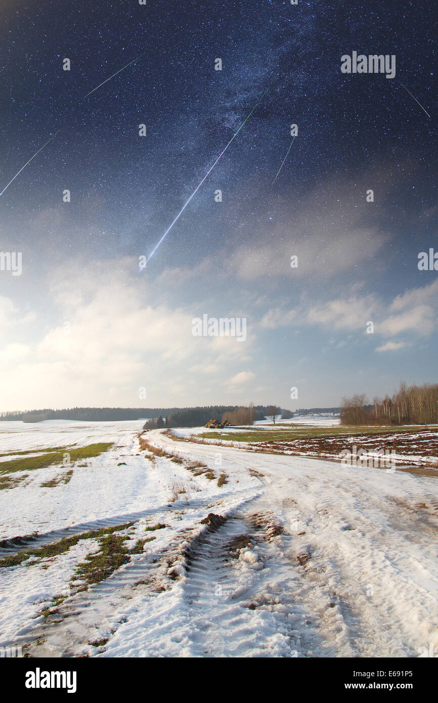 Ciel étoilé en hiver. Éléments de cette image fournie par la NASA Banque D'Images