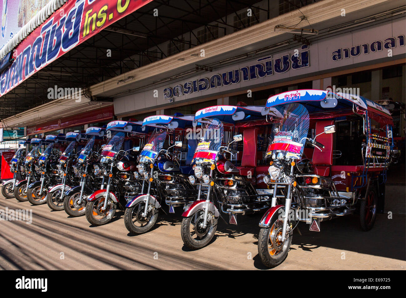 Tuk-tuk shop, Udon Thani, Isan, Thaïlande Banque D'Images
