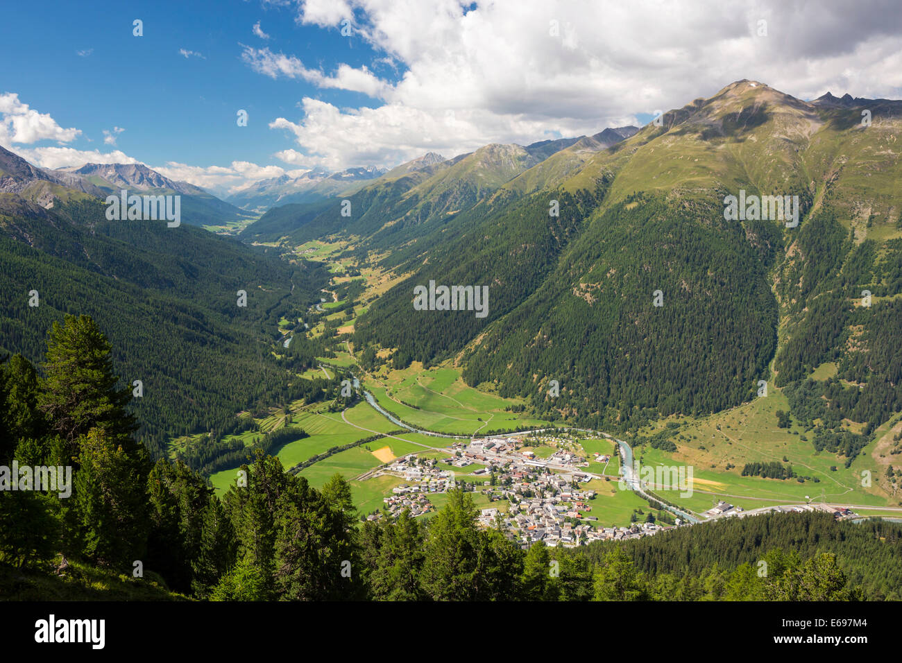 Zernez, vue de Munt Baselgia, Parc National Suisse, Grisons, Suisse Banque D'Images