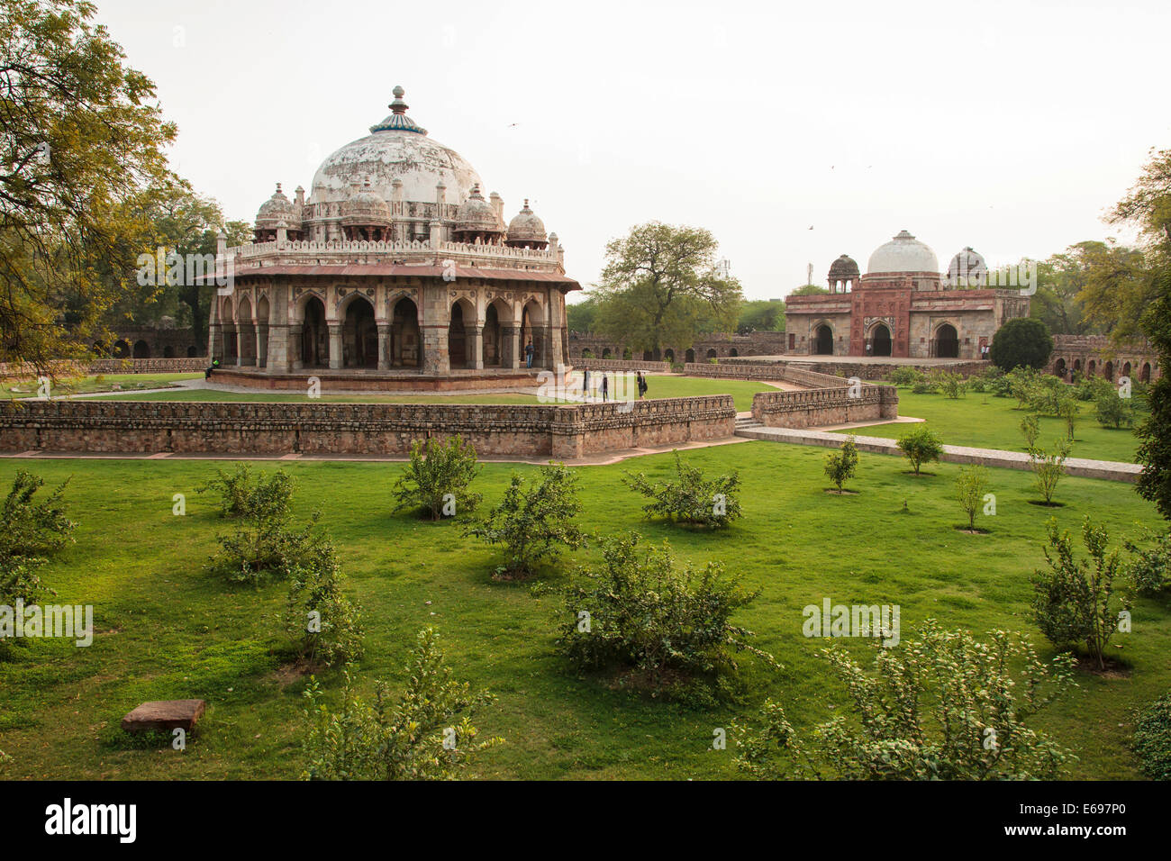 Tombe de Humayun, tombeau d'Isa Khan Niazi, arrière droit, la mosquée, Site du patrimoine culturel mondial de l'UNESCO, New Delhi, Delhi Banque D'Images