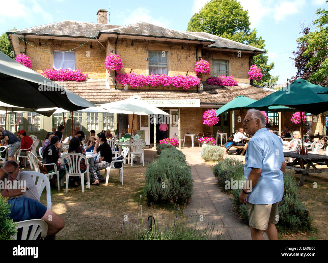 Windrush Garden Café, Bourton-on-the-water, Gloucestershire, Royaume-Uni 30/07/2014 Banque D'Images