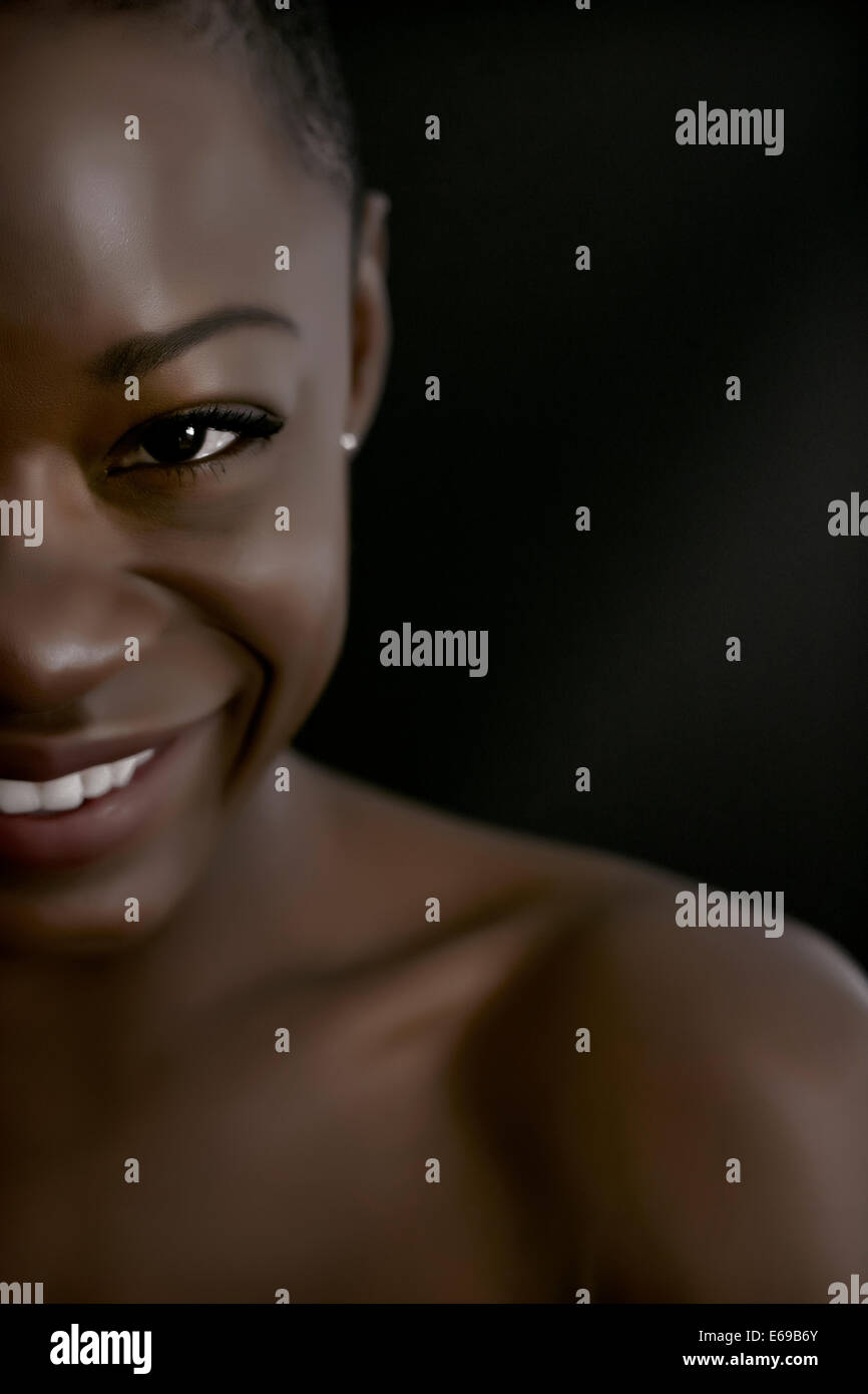 Black woman smiling Banque D'Images