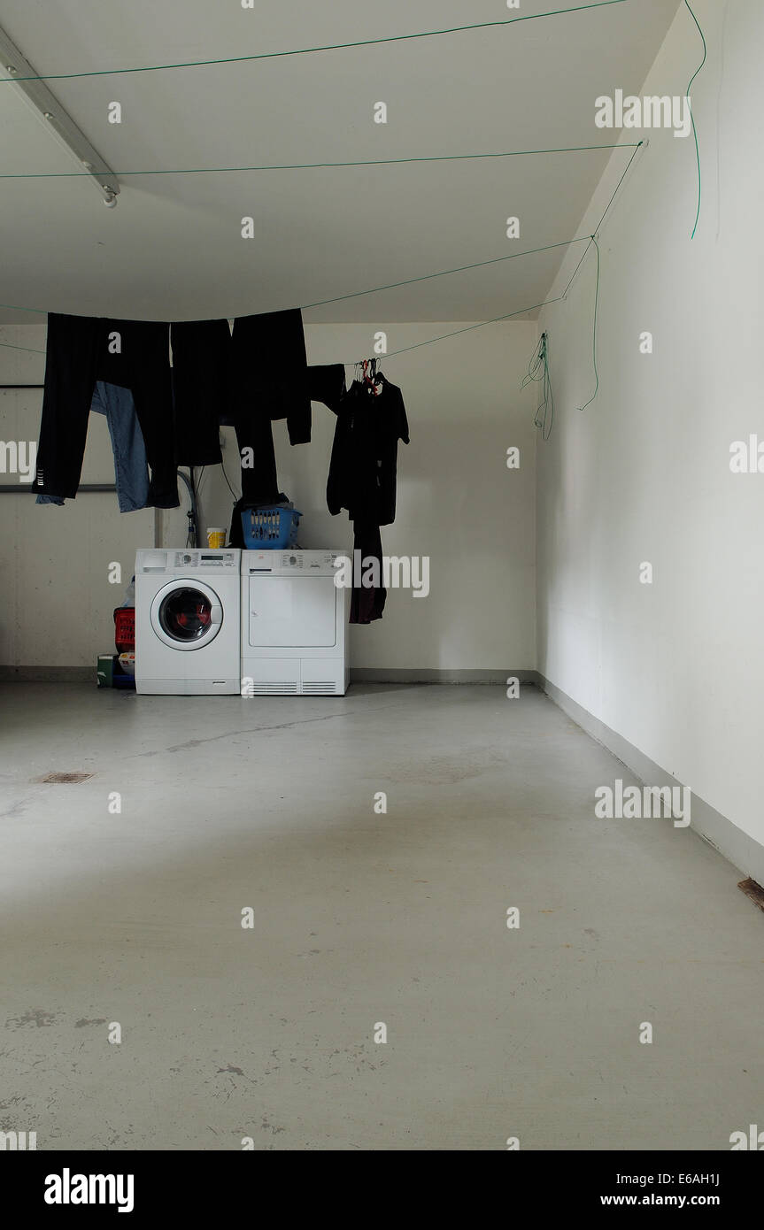 La vie domestique,lave-linge, Buanderie sous-sol Photo Stock - Alamy La vie domestique,lave-linge, Buanderie sous-sol Photo Stock - Alamy