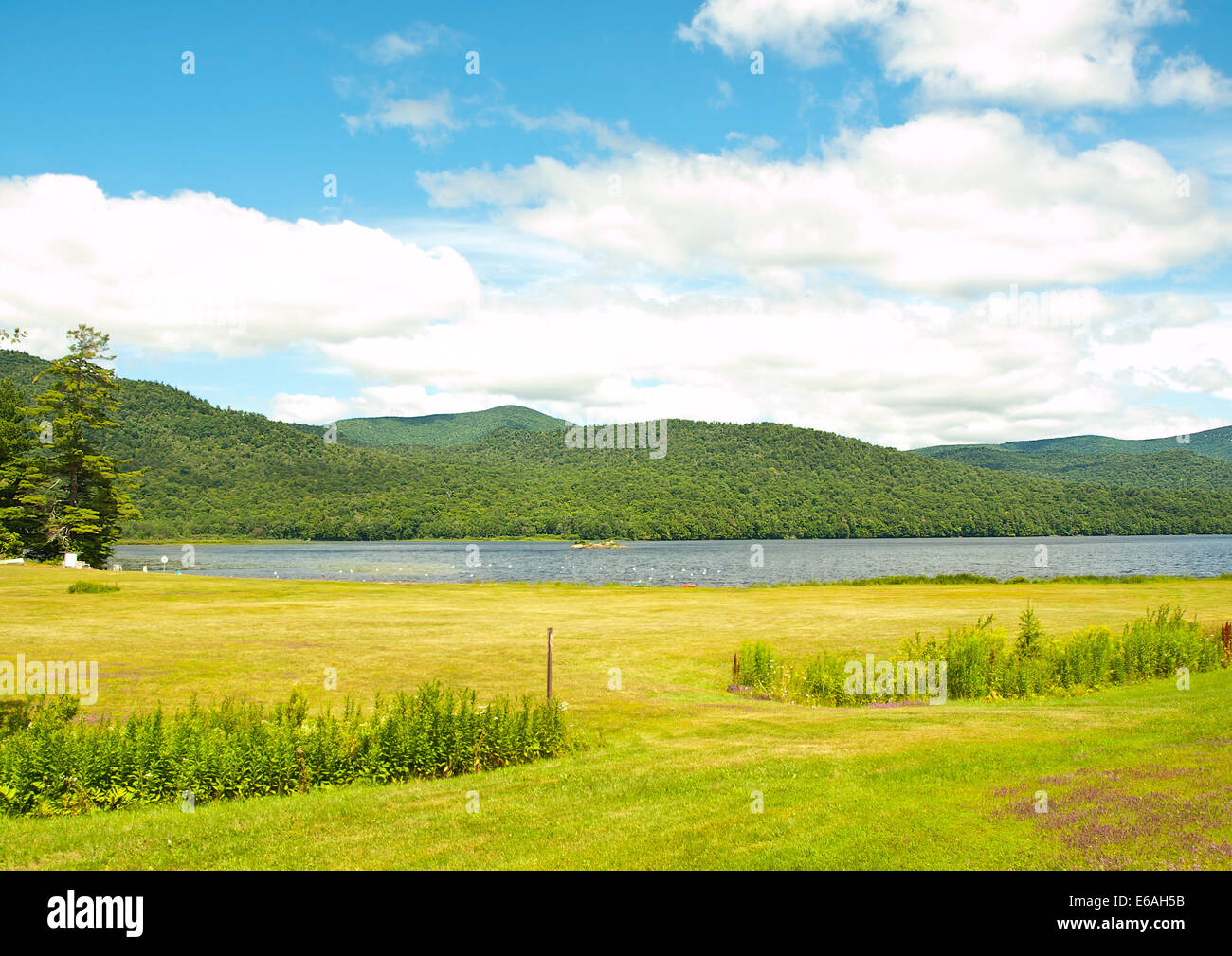 Lewey Lake dans l'Adirondack State Park, New York Banque D'Images